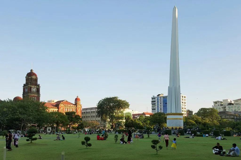 Yangon Urban Hotel 2*,  Myanmar