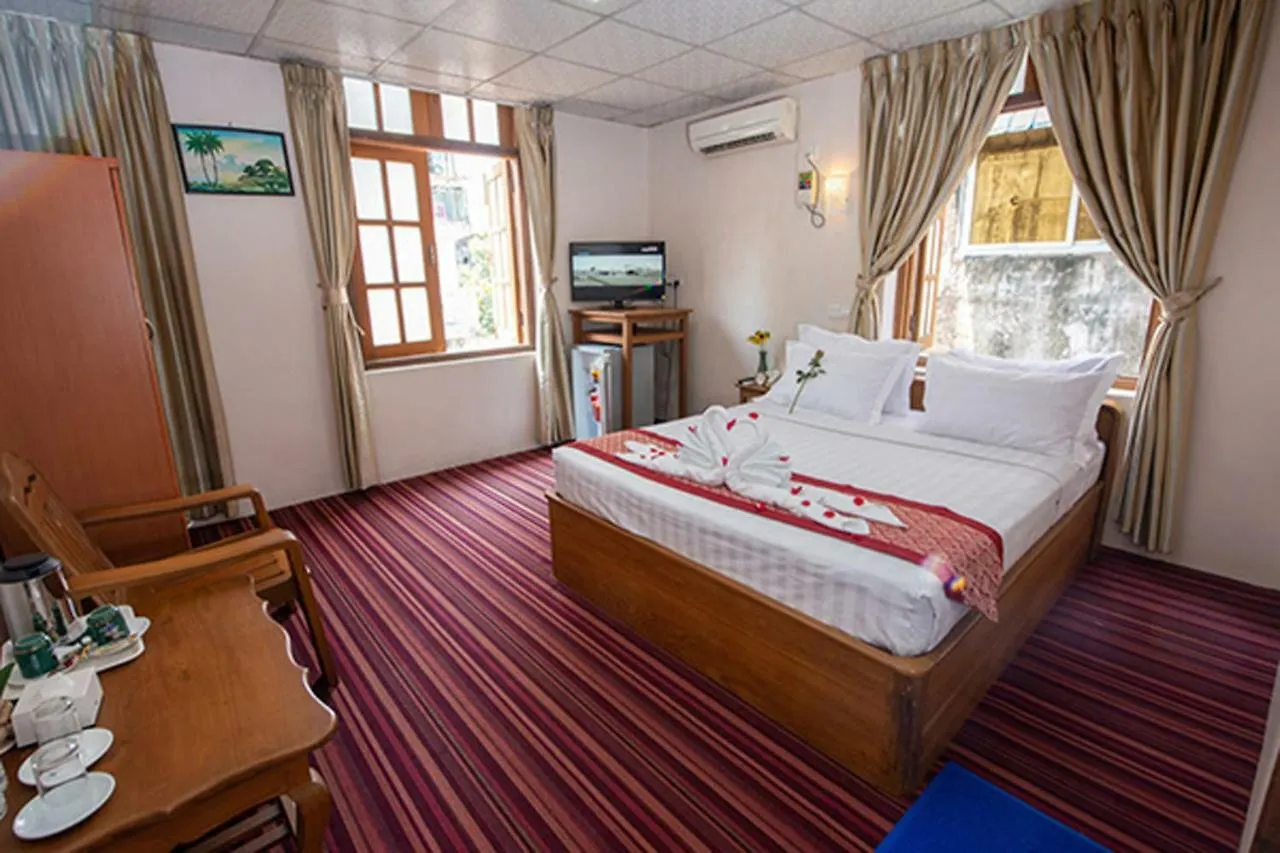 Yangon Urban Hotel 2*,  Myanmar